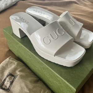 GUCCI - Women’s Rubber Slide Sandal